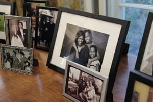 President Obama S Redecorated Oval Office Us News The Guardian
