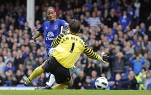 Everton v Man Utd: Everton's Steven Pienaar opens the scoring against Manchester United