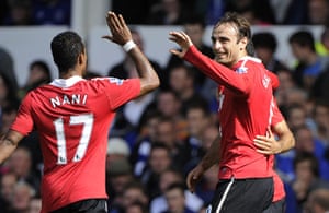 Everton v Man Utd: Berbatov celebrates scoring United's third