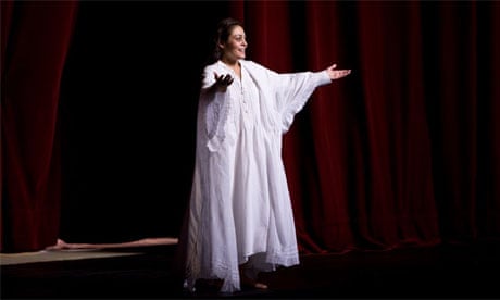 Ailyn Pérez sings Violetta in La Traviata, Royal Opera Japan tour, 2010