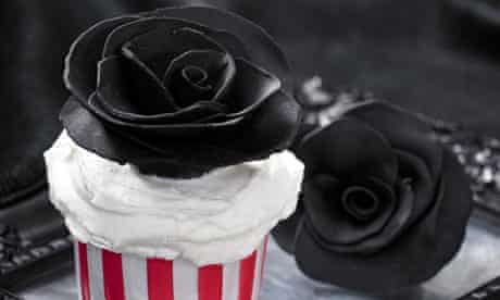 Black rose cupcake