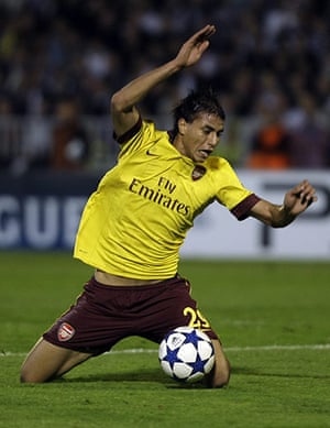 Champions League: Marouane Chamakh falls in the penalty area after being fouled by Javanovic