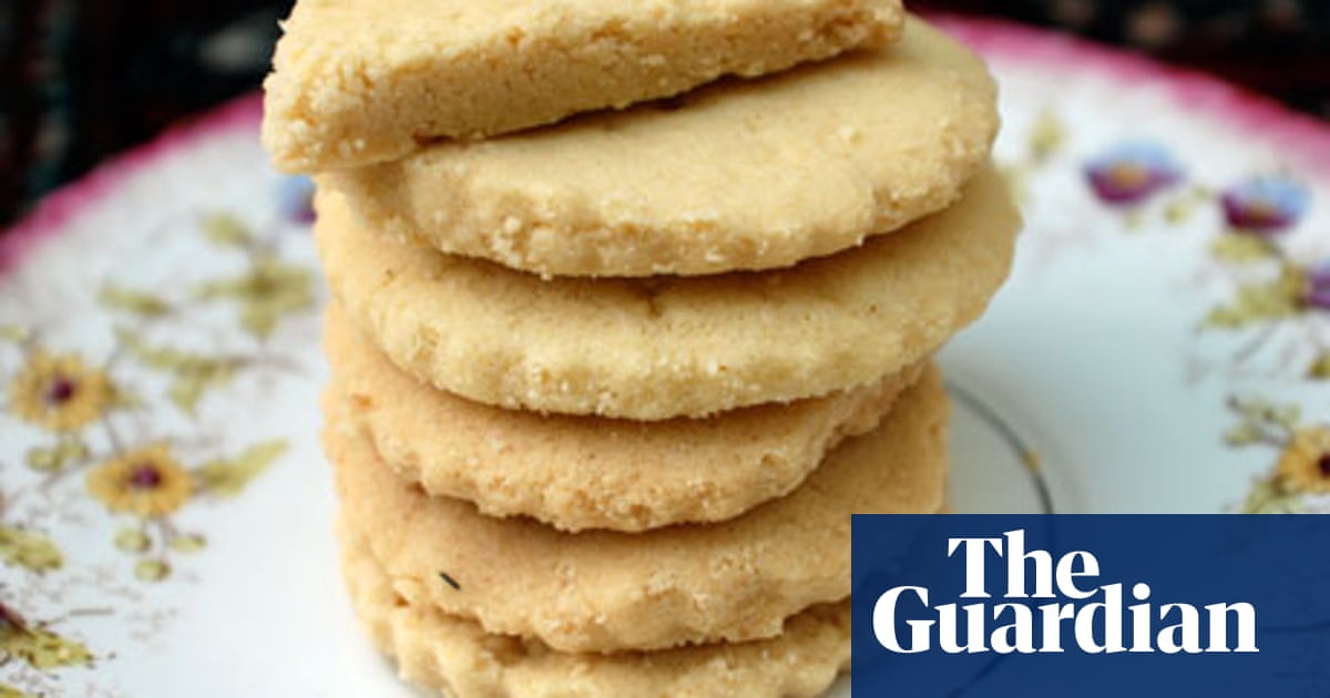 Featured image of post Cornstarch Shortbread Cookies - These shortbread cookies only have a few ingredients.