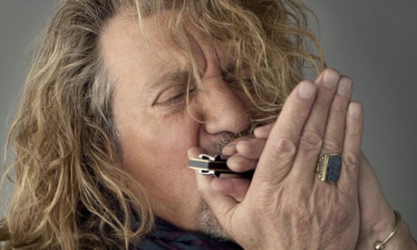 does robert plant still smoke cigarettes at his home, Jennings Farm at Blakeshall in Worcestershire, England, circa September 1970. Photo by Mike Randolph Robert Plant's Plantations: Quit Smoking!