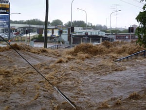 Floods in Australia: A flash flood in Toowoomba, Queensland