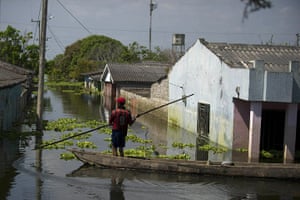 Floods around globe: Colombia