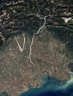 Satellite Eye on Earth: In northeastern Italy, the Cellina, Meduna, and Tagliamento Rivers