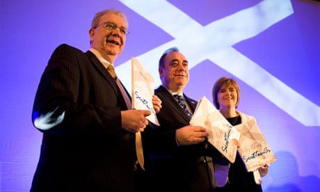 Alex Salmond announces a white paper paving the way for a referendum on Scottish independence