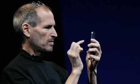 Steve Jobs unveiling the iPhone 4