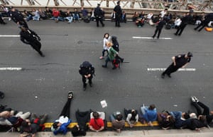Occupy Wall Street: Police line up demonstrators, Brooklyn Bridge