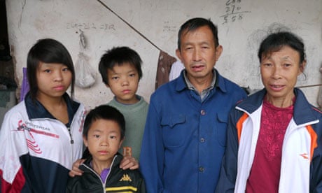 Zhao Ai and family