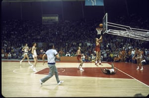 basketball3: Soviet team scoring winning point at the