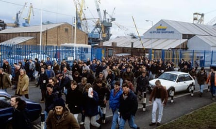 Workers head home after their shift at a Newcastle shipyard in the 80s.