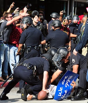Police Los Angeles manhandle protester