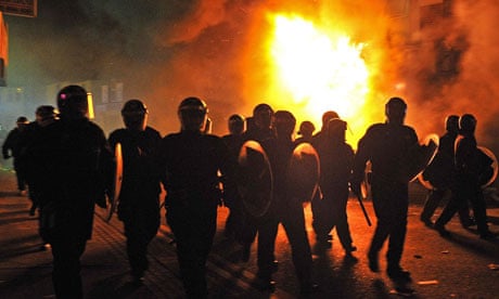 Opportunism and dissatisfaction with police drove rioters, study finds ...
