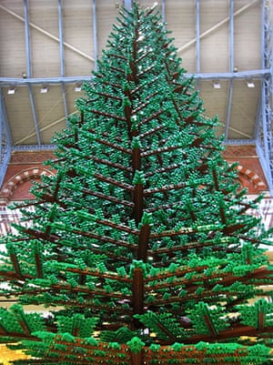 digibron/Flickr - Lego Christmas tree