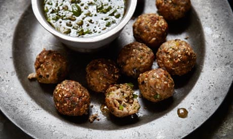 Spicy pork meatballs with dipping sauce