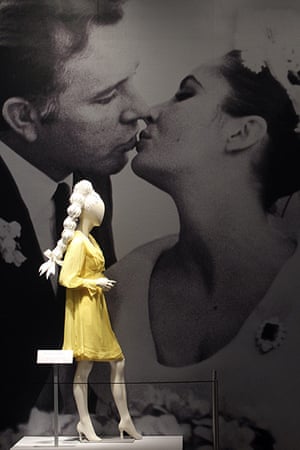 Elizabeth Taylor auction: A yellow chiffon wedding dress, Elizabeth Taylor auction