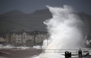 Gale Force Storms : Severe weather hits Scotland
