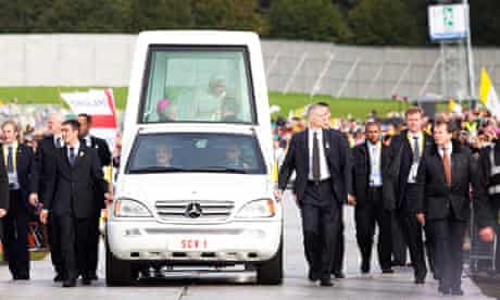 Pope arrive for mass in Birmingham