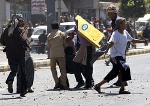 Yemen: Yemeni anti-government protesters 