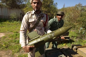 Libya: Libyan rebels hold anti-tank rockets 