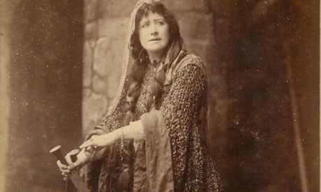 Ellen Terry's beetlewing gown back in limelight after 110,000 restoration | Heritage | The Guardian Ellen Terry's beetlewing gown back in limelight after 110,000 restoration | Heritage | The Guardian