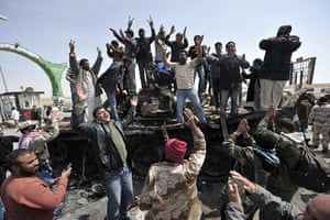 Libyans celebrate: Rebels recapture of Ajdabiya