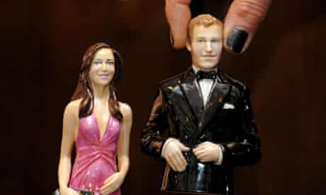 Porcelain figures of Prince William and