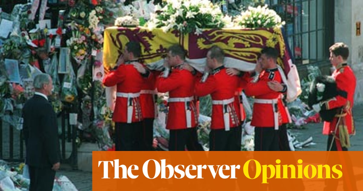 Royal Wedding How Britain Fell In Love With The Royal Family All