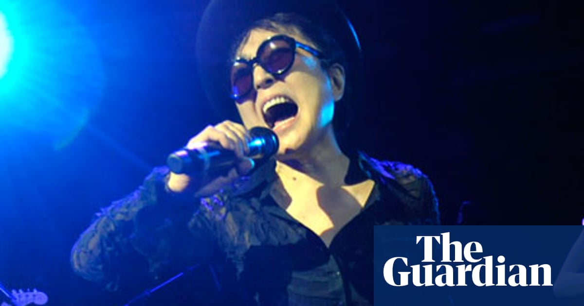 Download Oh No Yoko Ono You Need Some Twitter Assistance Twitter The Guardian
