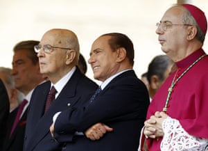 Beatification: President Napolitano and Silvio Berlusconi attend the mass
