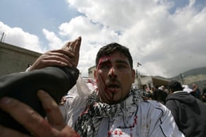 Israel violence: Wounded protester crossing from Syria into Golan Heights