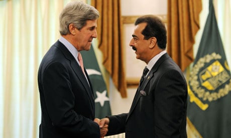 US Senator John Kerry (left) shakes hands with Pakistani Prime Minister Yousuf Raza Gilaniat