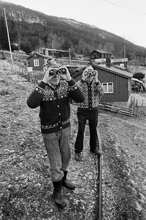 Elin Hoyland: Harald and Mathias birdwatching