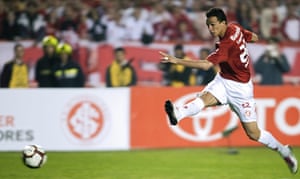 Top 50 transfer targets: Internacional's Leandro Damiao shoots and scores against Chivas