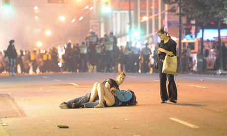 Vancouver Kiss Couple Were Knocked Down By Riot Police World