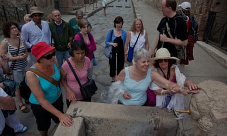 The Traveleyes group visits Pompei