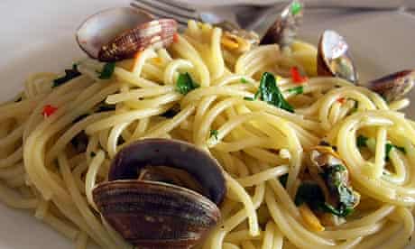 How To Cook Perfect Spaghetti Alle Vongole Pasta The Guardian