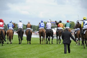 Goodwood Wednesday: Horses start the first race