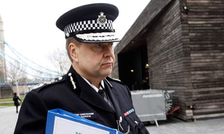 Hover Lave rolige Phone-hacking scandal has tarnished Met, says acting chief | Phone hacking  | The Guardian
