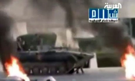 Syrian tanks storm Hama