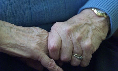 Alzheimer's disease tests should be offered to elderly