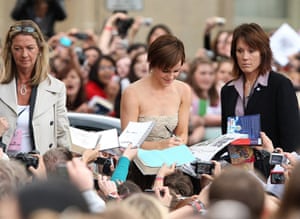 Harry Potter 8 premiere: Emma Watson signs autographs at the Harry Potter premiere