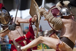 Gladiator games : Gladiators in action