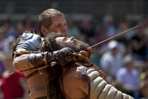 Gladiator games : performers in action