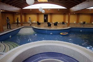Gaddafi houses: swimming pool
