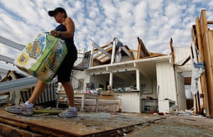 Hurricane Irene update: Denise Robinson clears out her destroyed beach home in Virginia Beach