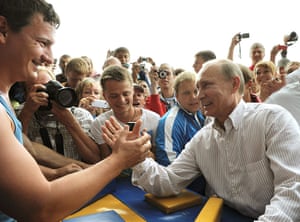 Vladimir Putin: armwrestling contest