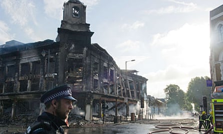 Tottenham Riots 26 Police Officers Injured And 42 People Arrested London The Guardian